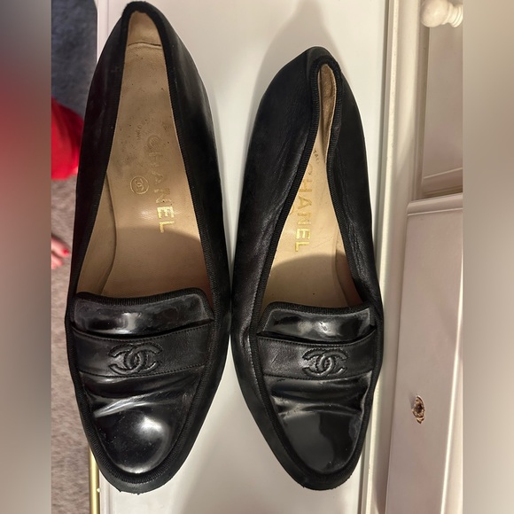 CHANEL LAMBSKIN & PATENT LEATHER BLACK LOAFERS - Picture 10 of 10